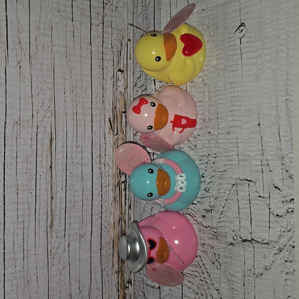 Viral Target Bullseye Valentines Day Rubber Duckies